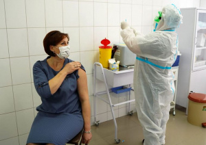 Украина начала вакцинацию против COVID-19