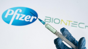 Перша партія вакцин від «Pfizer»/«BioNTech» прибула в Україну